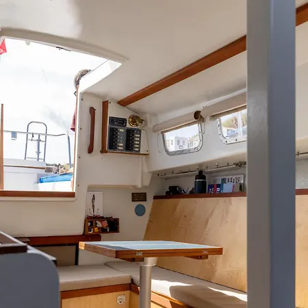 Botel Taurus Ii - A Floating Experience